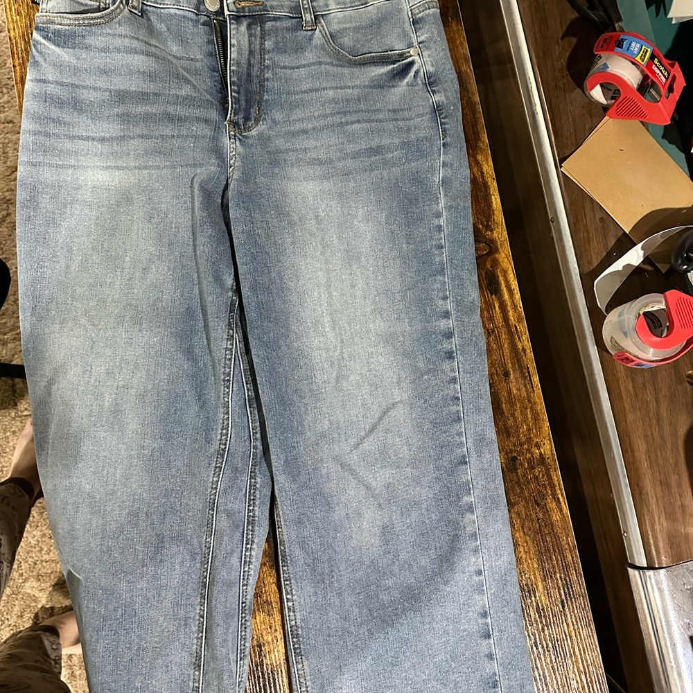 Judy Blue Light Wash Wide leg Crop Jeans